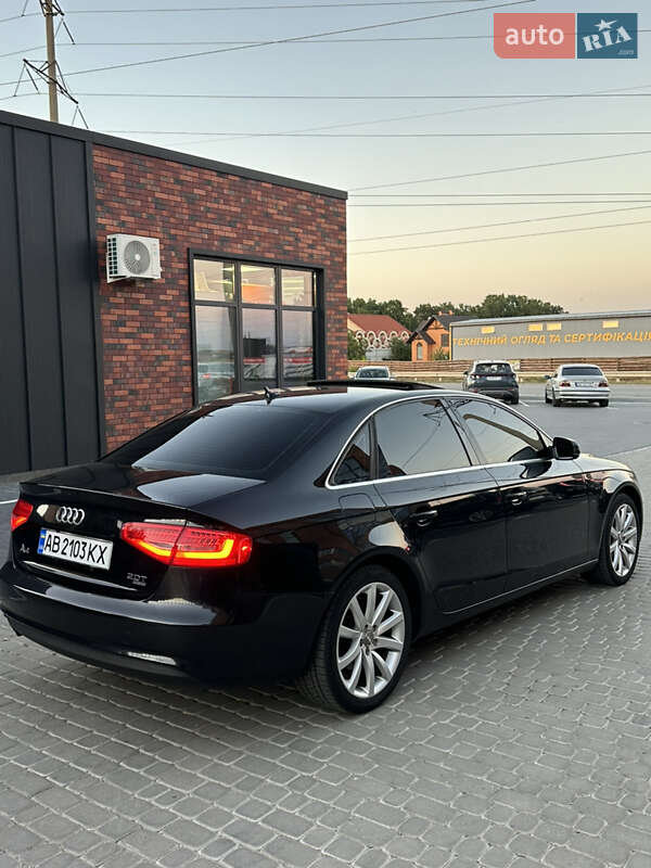 Седан Audi A4 2012 в Виннице