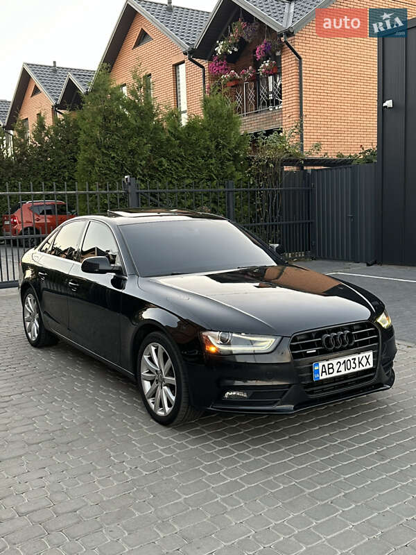 Седан Audi A4 2012 в Виннице