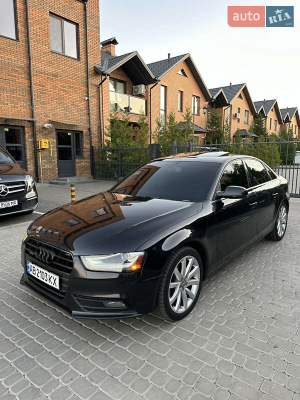 Седан Audi A4 2012 в Виннице