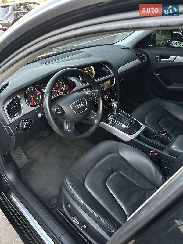 Седан Audi A4 2012 в Виннице