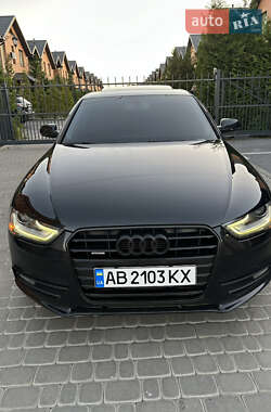Седан Audi A4 2012 в Виннице