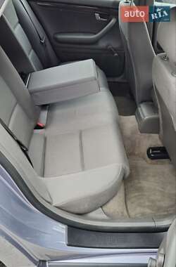 Седан Audi A4 2004 в 