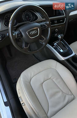 Седан Audi A4 2012 в 