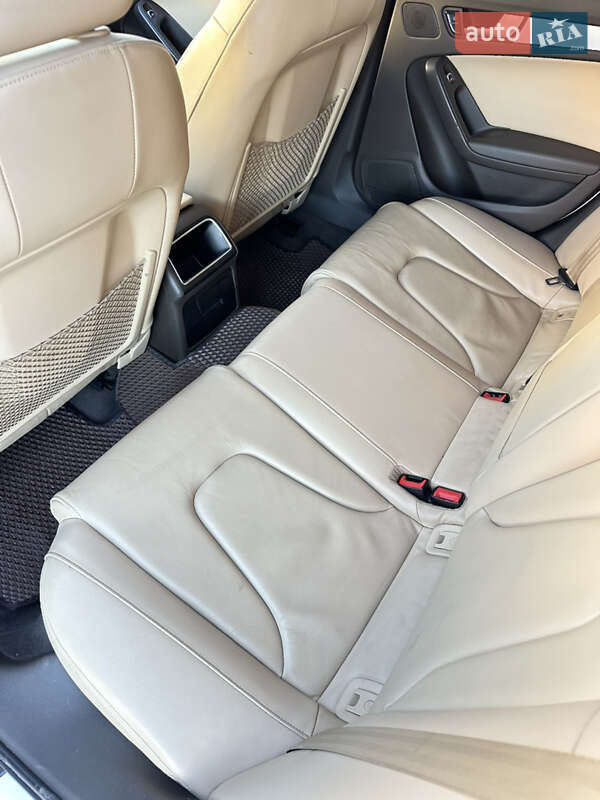 Седан Audi A4 2012 в Киеве
