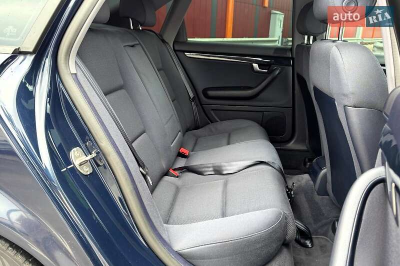 Седан Audi A4 2004 в Киеве