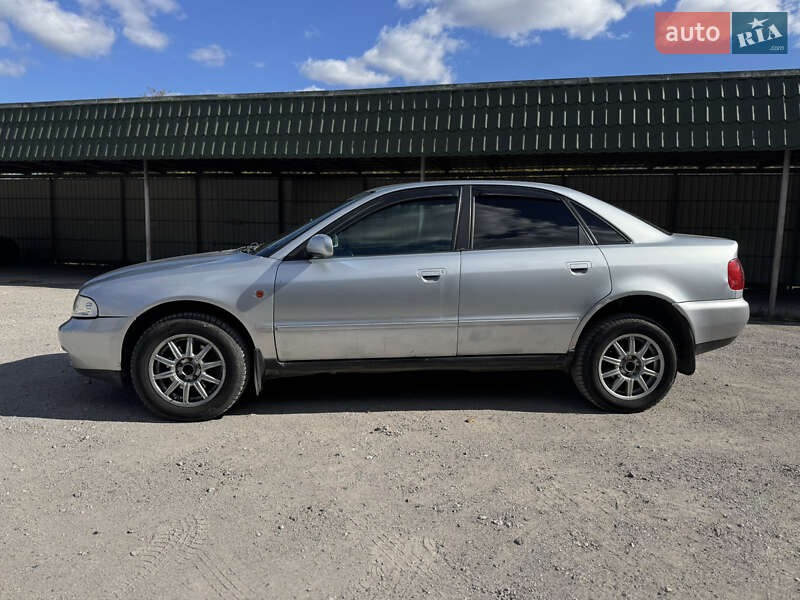 Седан Audi A4 1997 в Шостке