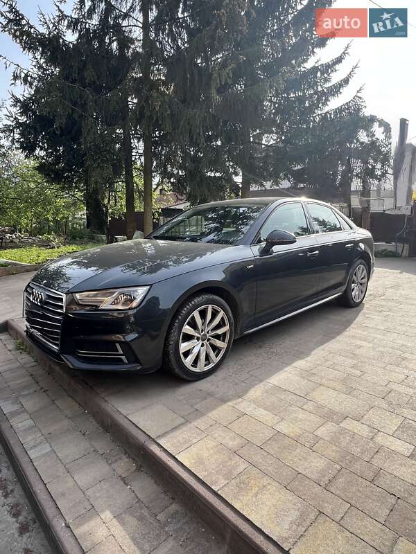 Седан Audi A4 2018 в Львові