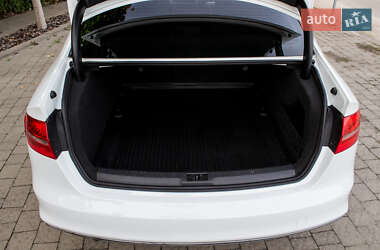 Седан Audi A4 2014 в 