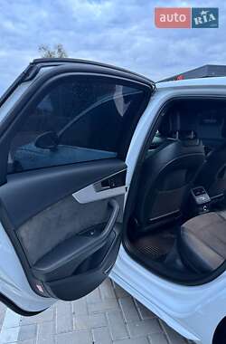 Седан Audi A4 2019 в 