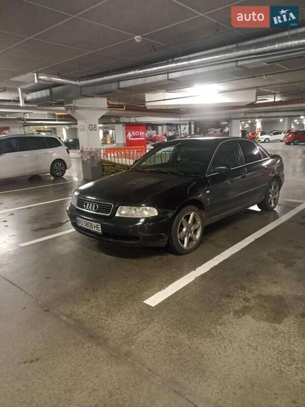 Седан Audi A4 1999 в Львове