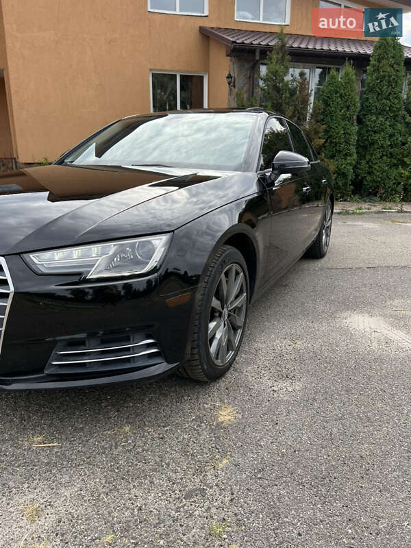 Седан Audi A4 2016 в Киеве