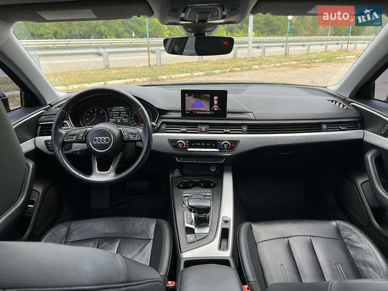 Седан Audi A4 2016 в Киеве