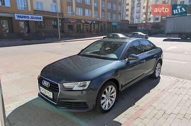 Седан Audi A4 2017 в 