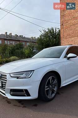 Седан Audi A4 2018 в 