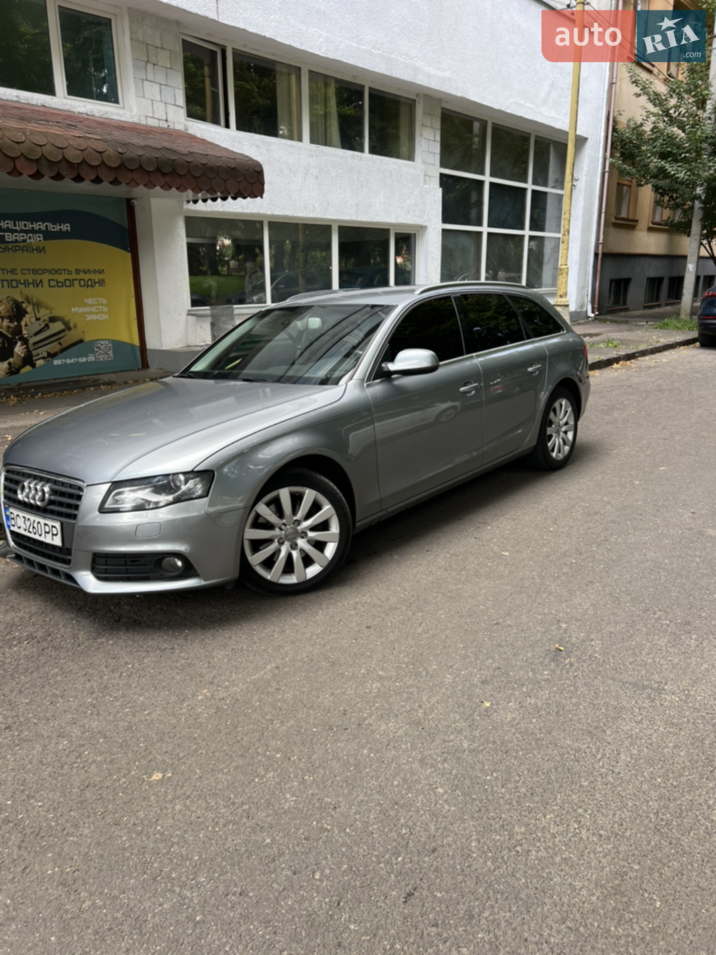 2010 Audi A4 - мініатюра 4