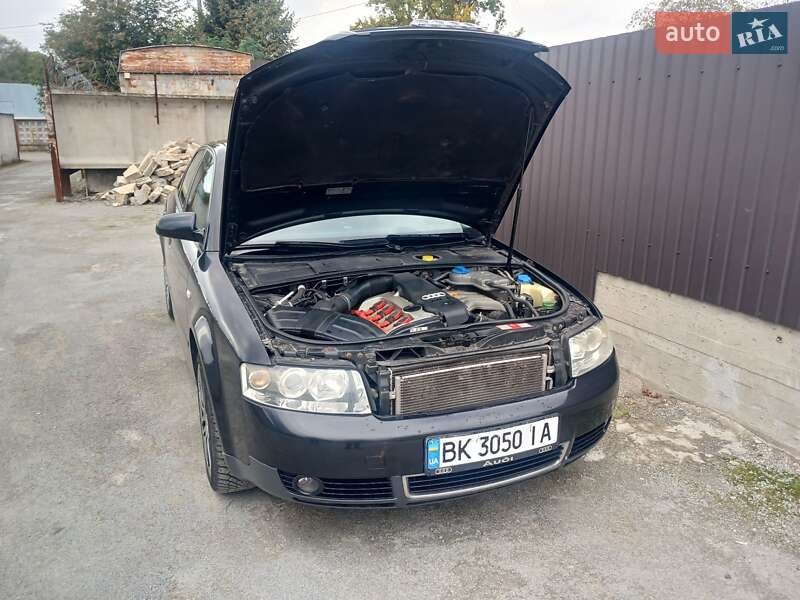 Седан Audi A4 2002 в Ровно