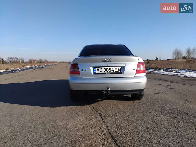 Седан Audi A4 2000 в Камне-Каширском
