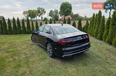 Седан Audi A4 2022 в 