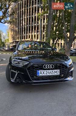 Седан Audi A4 2020 в 