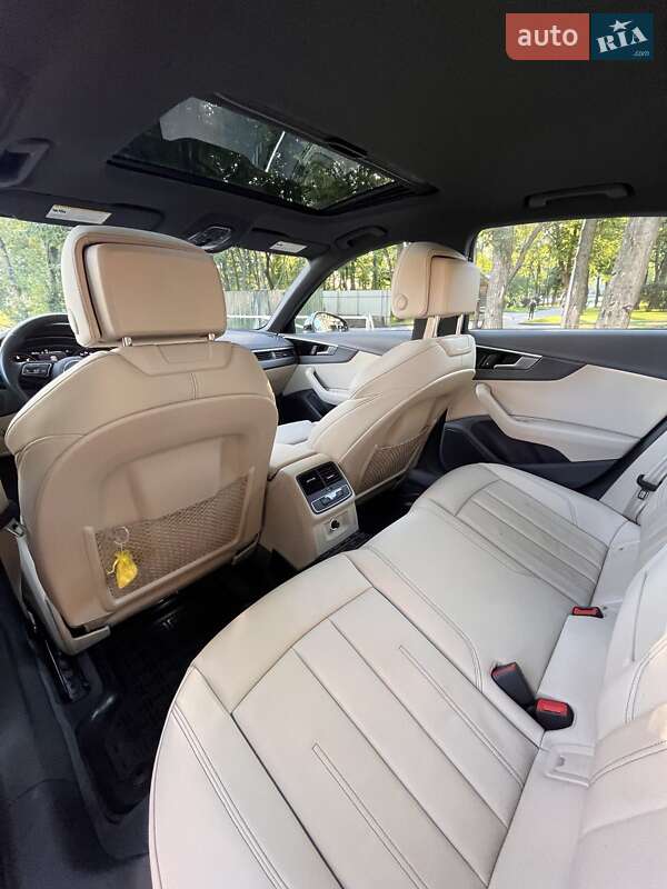 Седан Audi A4 2020 в Харкові