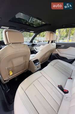 Седан Audi A4 2020 в 
