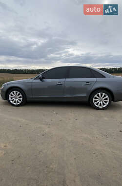 Седан Audi A4 2014 в 