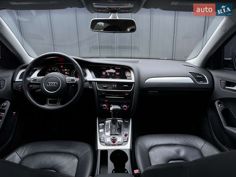 Седан Audi A4 2015 в Луцке