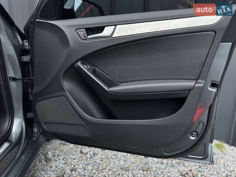 Седан Audi A4 2015 в Луцке