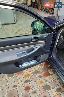 Седан Audi A4 1996 в 