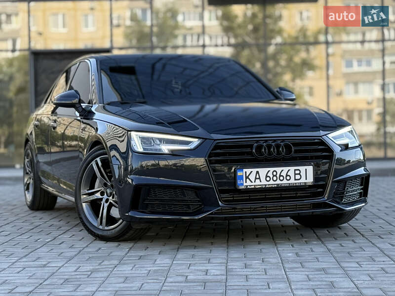 Седан Audi A4 2016 в 