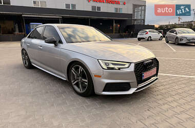 Седан Audi A4 2018 в 