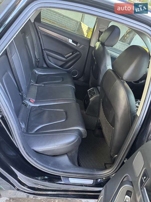 Седан Audi A4 2012 в Павлограде