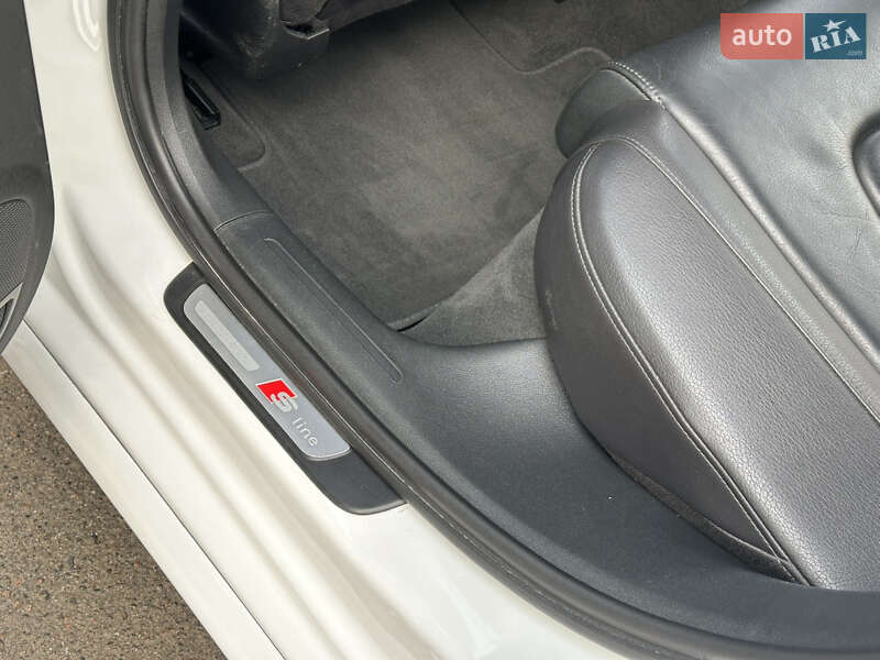 Седан Audi A4 2014 в Одесі