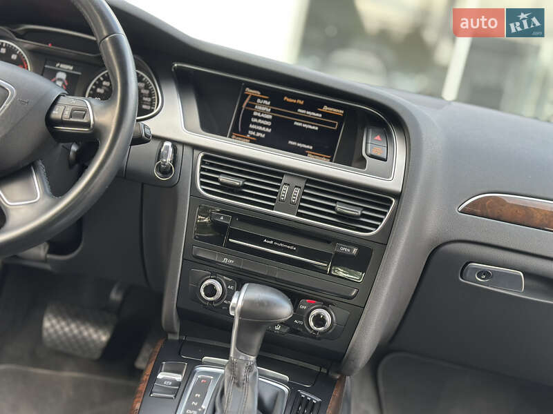 Седан Audi A4 2014 в Одесі