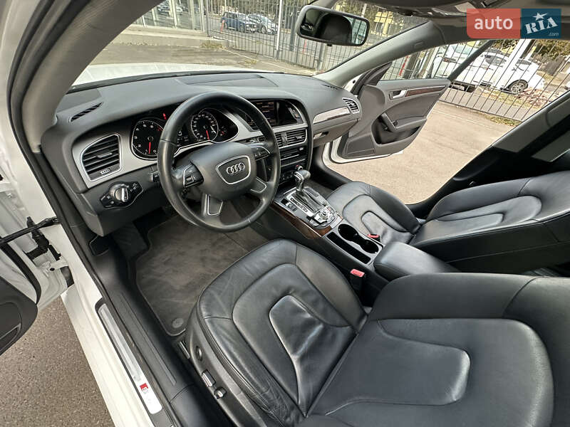 Седан Audi A4 2014 в Одесі
