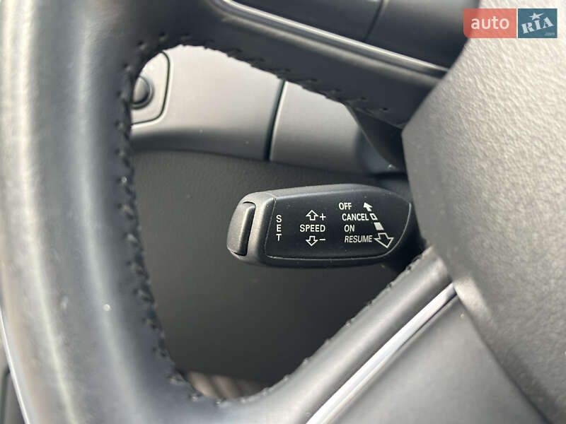 Седан Audi A4 2014 в Одесі