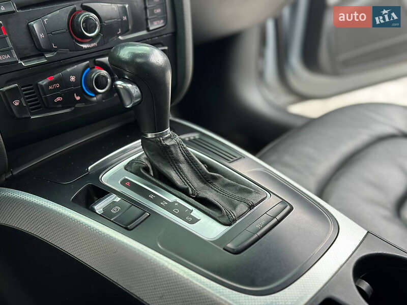 Седан Audi A4 2011 в Дніпрі