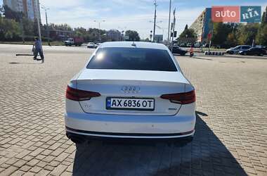 Седан Audi A4 2018 в 
