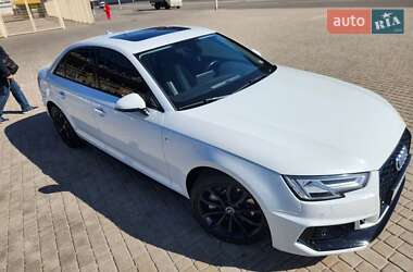 Седан Audi A4 2018 в 