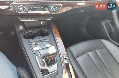 Седан Audi A4 2018 в 