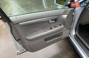 Седан Audi A4 2002 в 