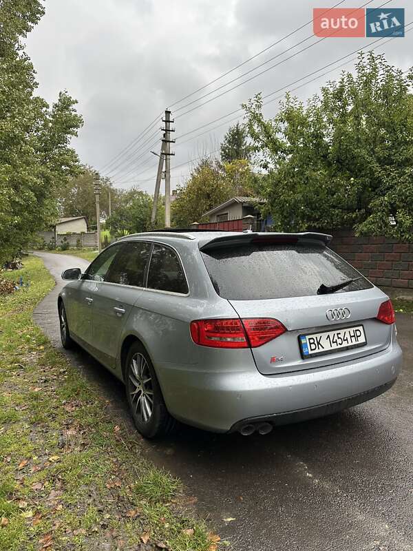 Універсал Audi A4 2009 в Рівному