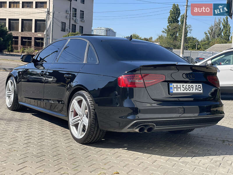 Седан Audi A4 2013 в Одесі