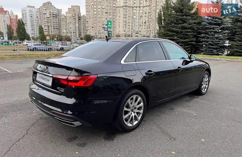 Седан Audi A4 2022 в Киеве
