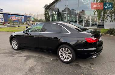 Седан Audi A4 2022 в 