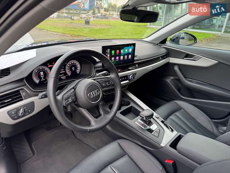 Седан Audi A4 2022 в Киеве