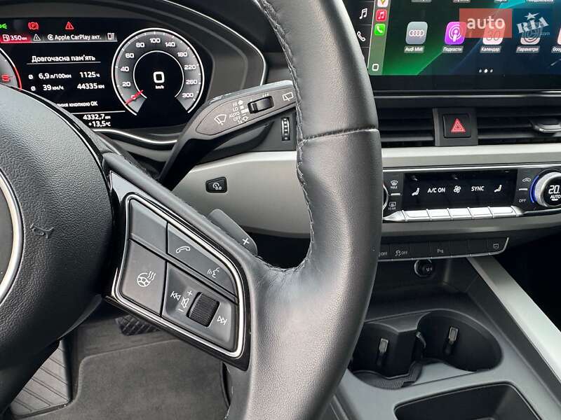 Седан Audi A4 2022 в Киеве