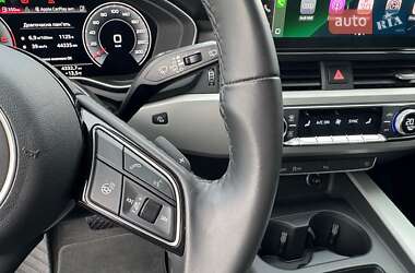 Седан Audi A4 2022 в 