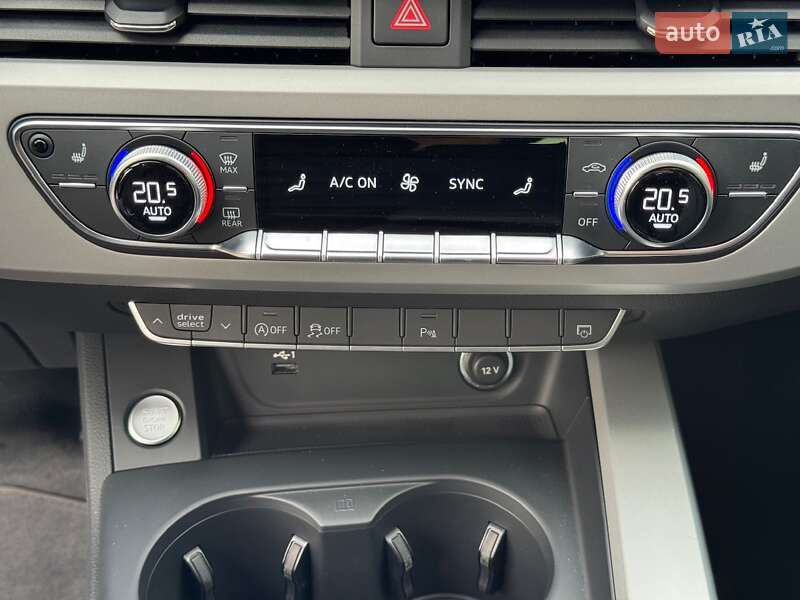 Седан Audi A4 2022 в Киеве