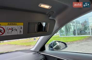 Седан Audi A4 2022 в 